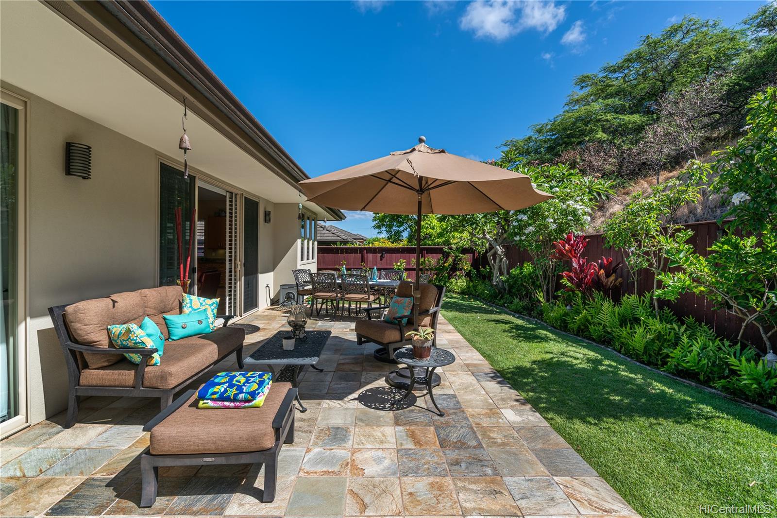 1048 Koko Uka Place Honolulu, HI 96825