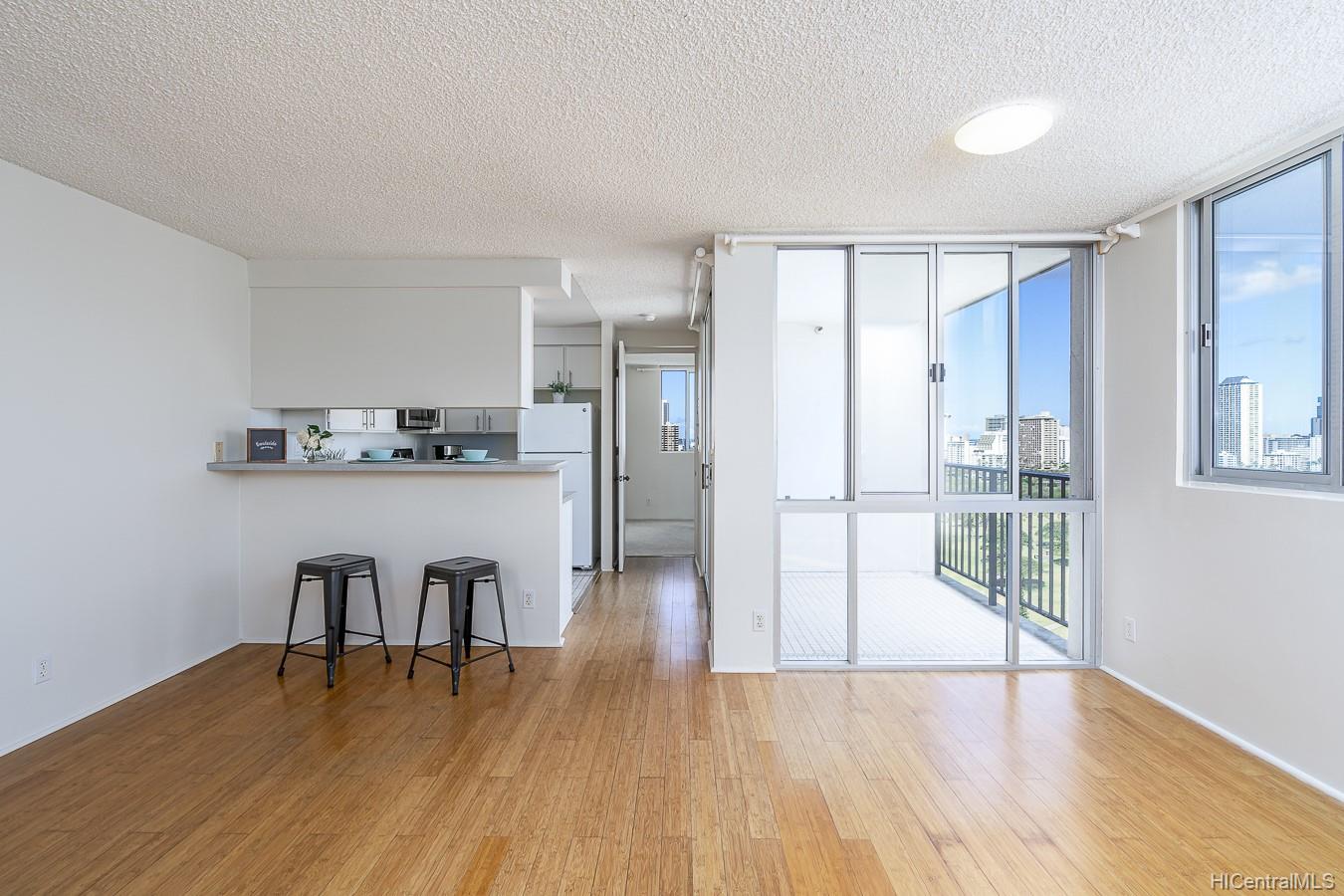 2916 Date Street #19A, Honolulu, HI 96816