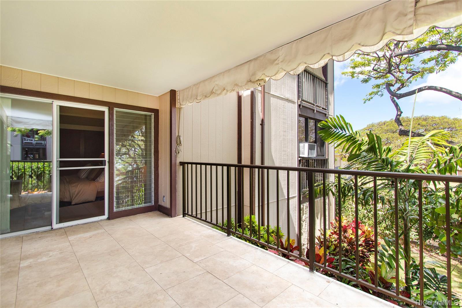 3721 Kanaina Avenue #221, Honolulu, HI 96815