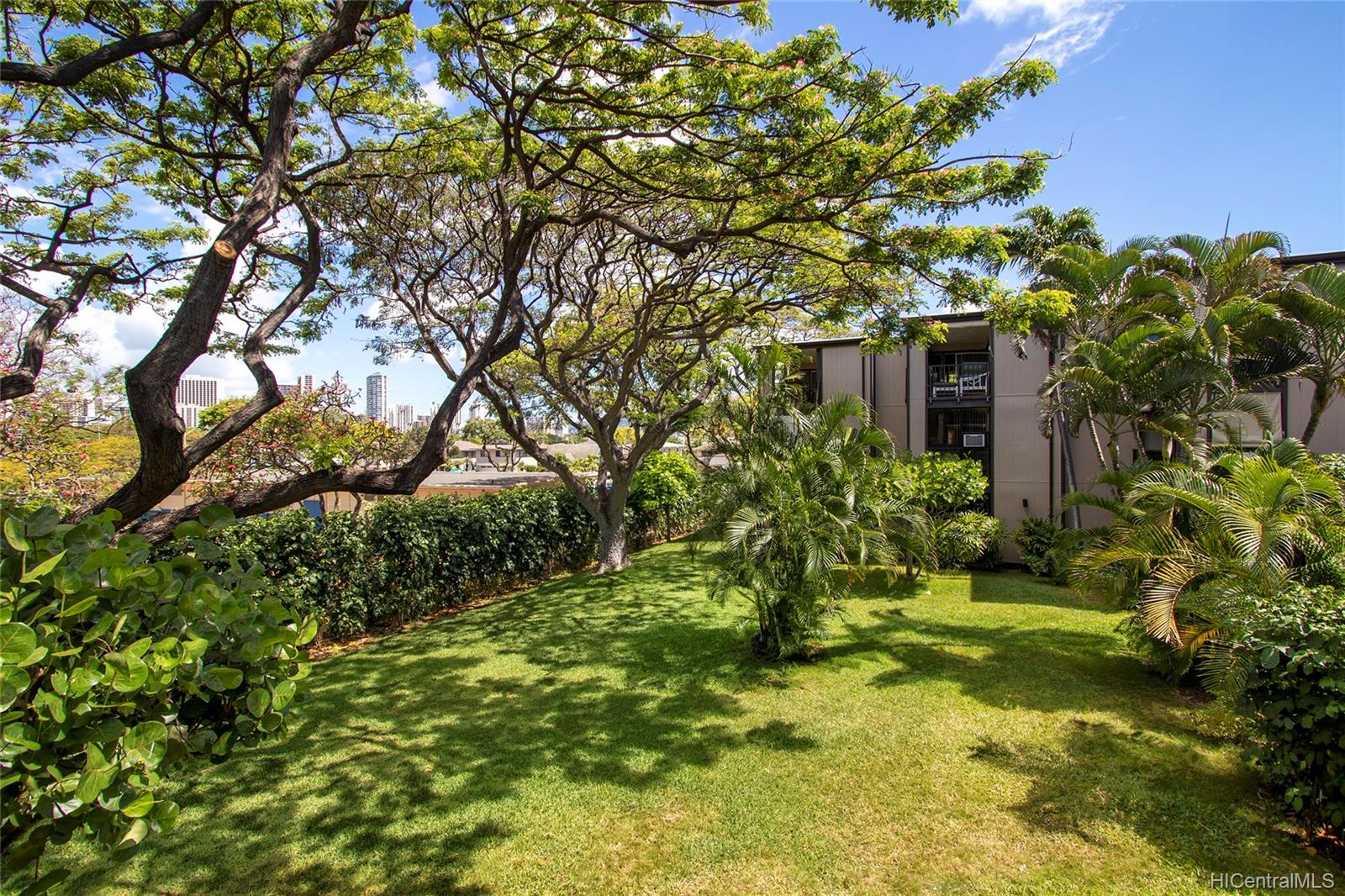 3721 Kanaina Avenue #221, Honolulu, HI 96815