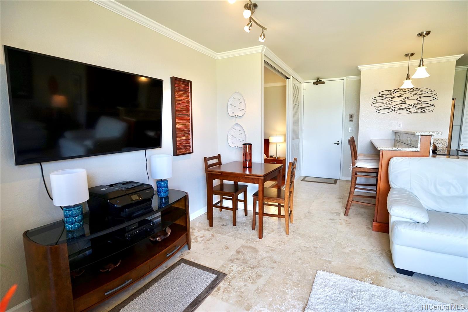 320 Liliuokalani Avenue #1805, Honolulu, HI 96815