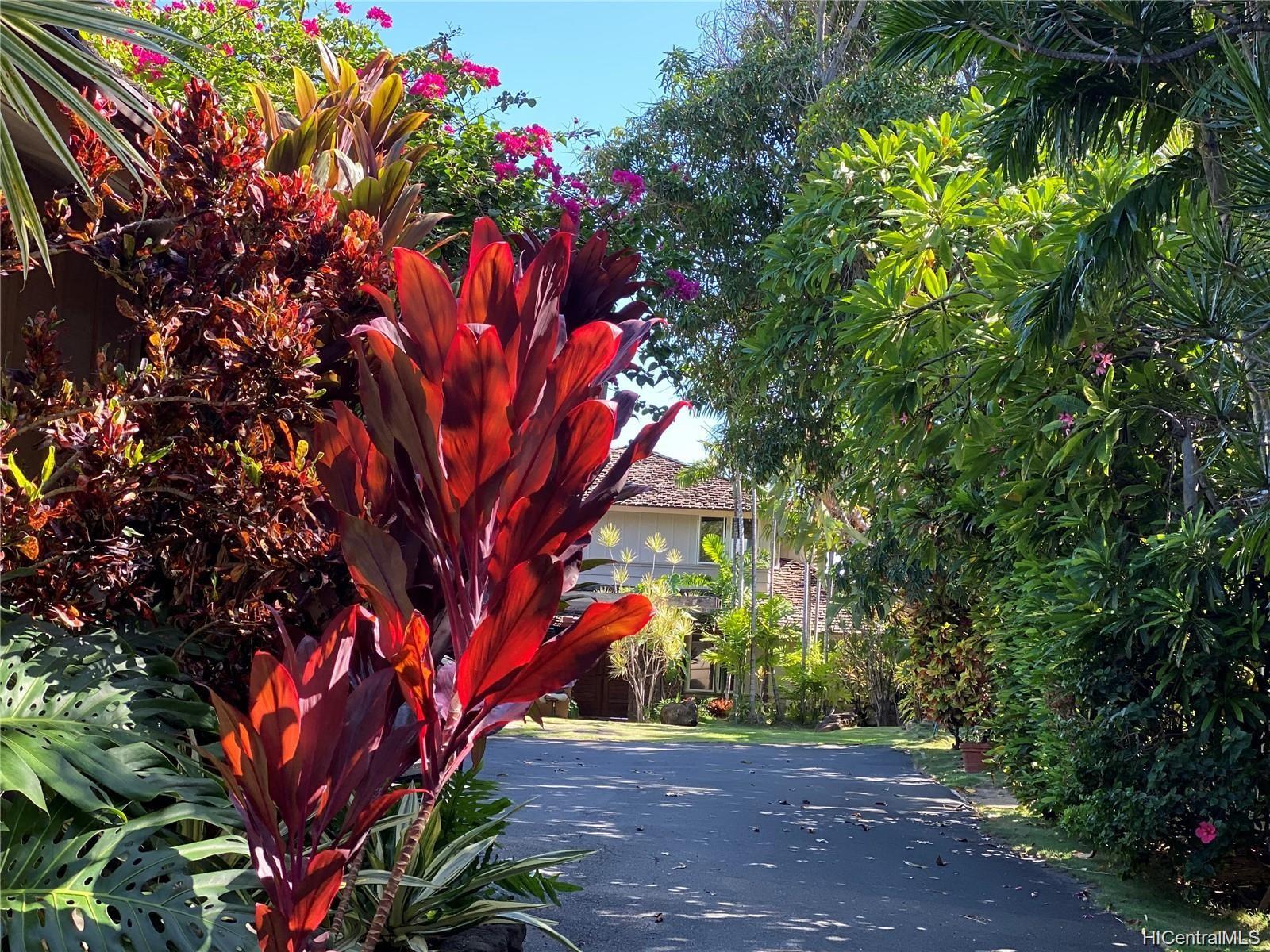 4391 Kahala Avenue Honolulu, HI 96816