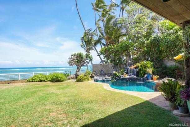 4391 Kahala Avenue Honolulu, HI 96816