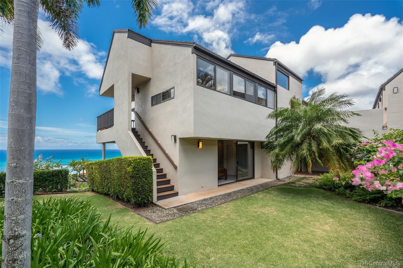 1623 Hoaaina Place Honolulu, HI 96821