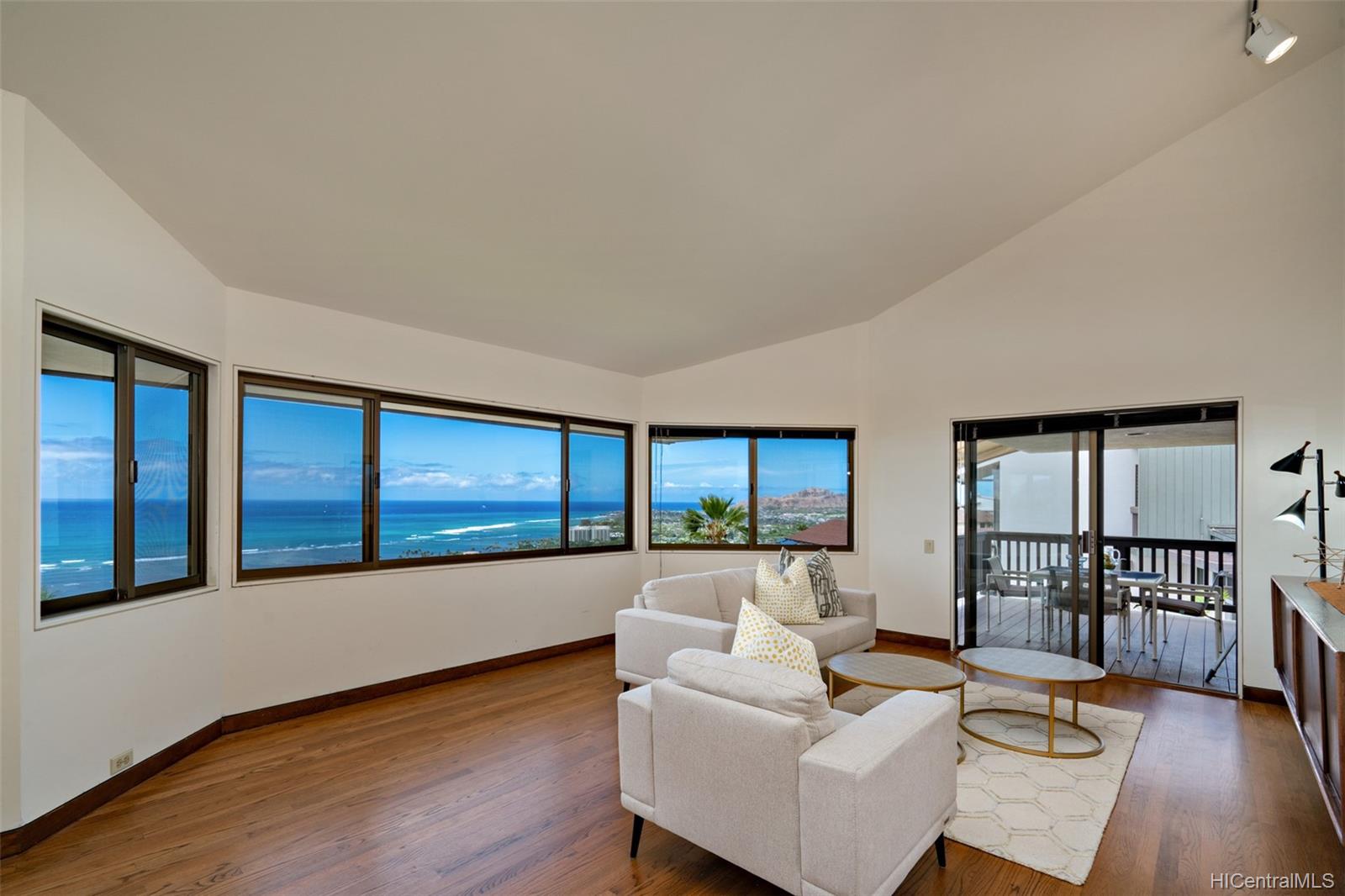 1623 Hoaaina Place Honolulu, HI 96821