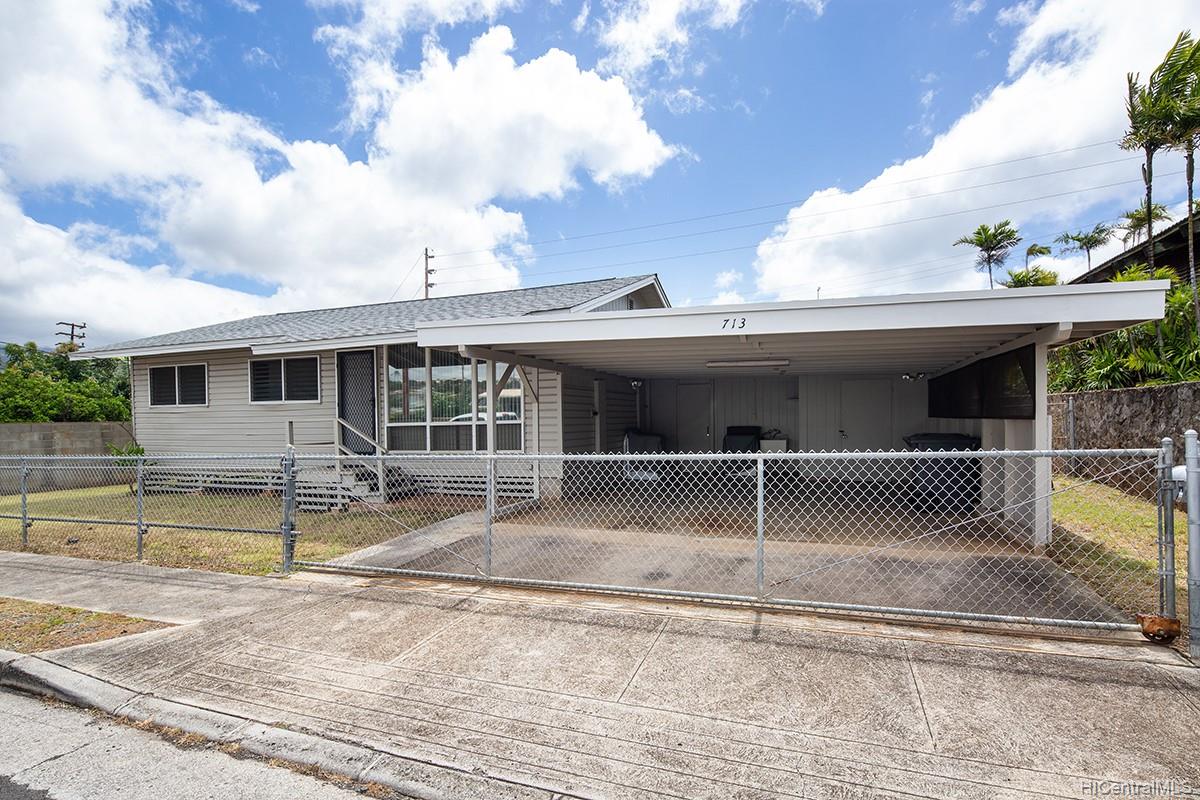 713 Luawai Street Honolulu, HI 96816