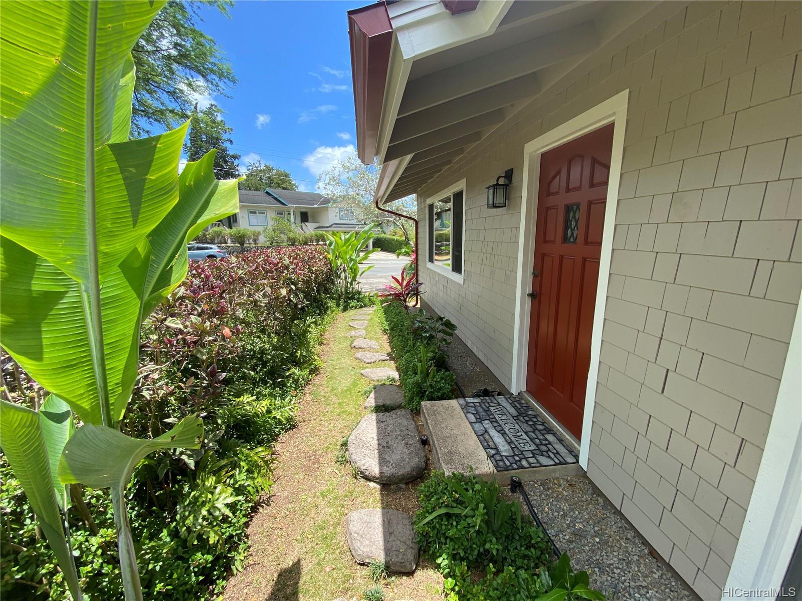 2412 Oahu Avenue Honolulu, HI 96822