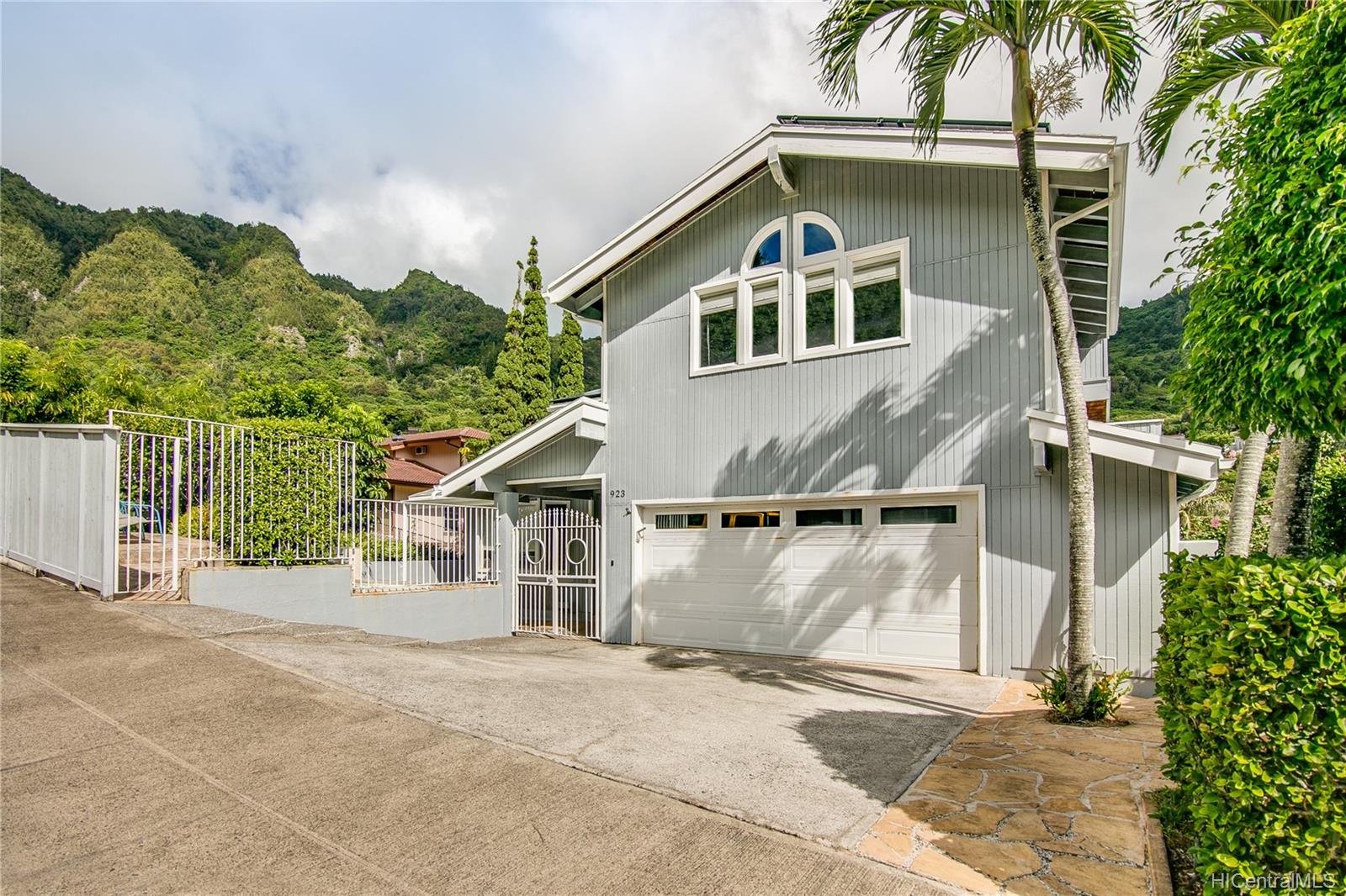 923 Kahena Street Honolulu, HI 96825