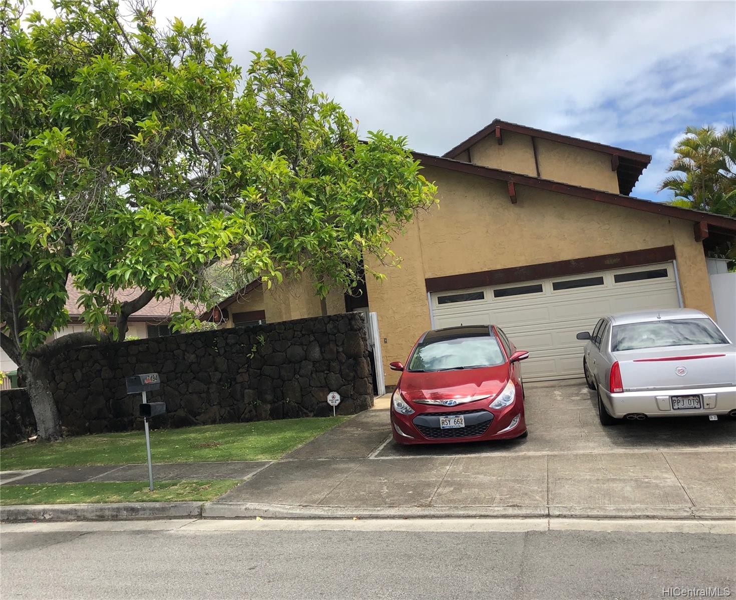 7494 Kekaa Street Honolulu, HI 96825