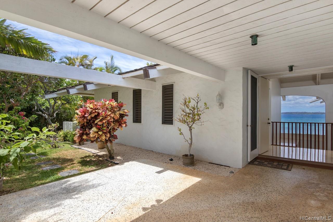 102 Hanapepe Loop Honolulu, HI 96825