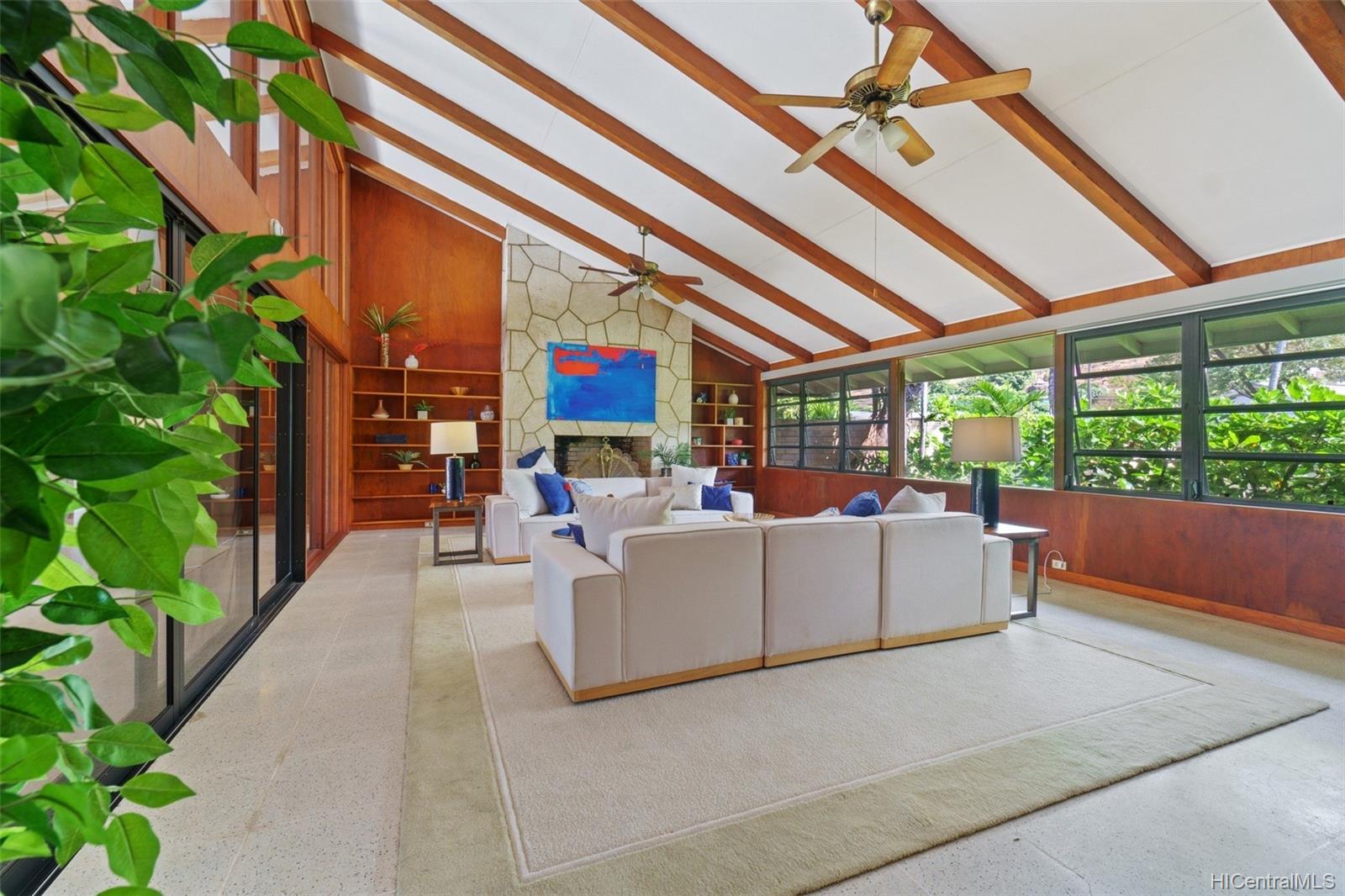 1173 Waiholo Place Honolulu, HI 96821