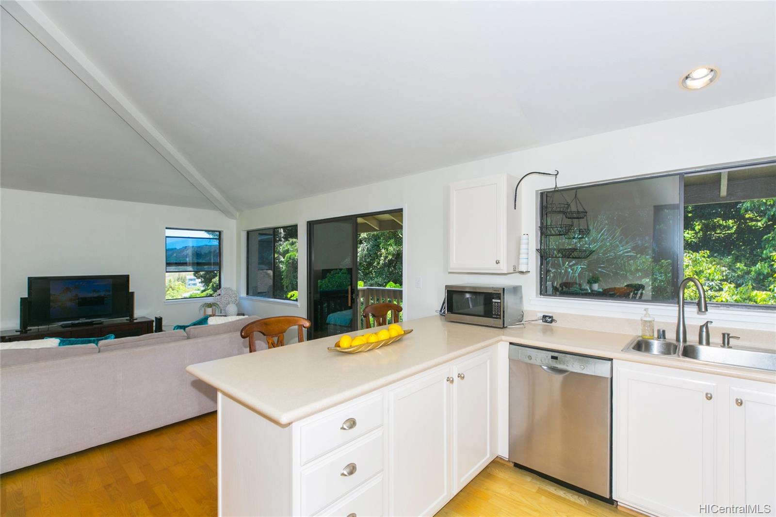 2298 Kapahu Street Honolulu, HI 96813