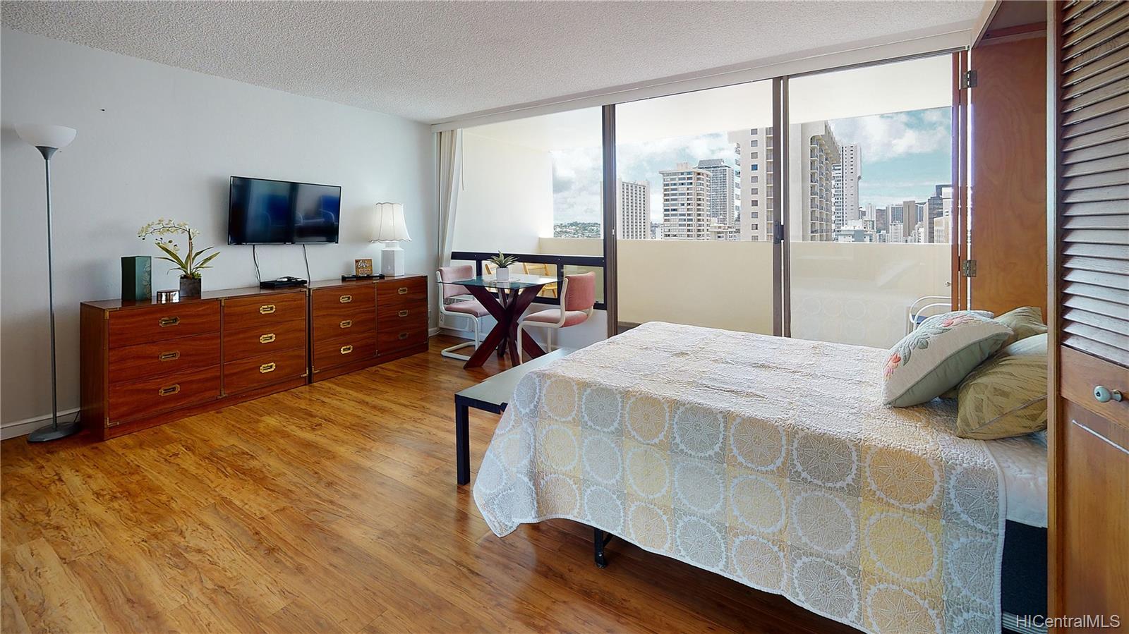 2092 Kuhio Avenue #2001, Honolulu, HI 96815