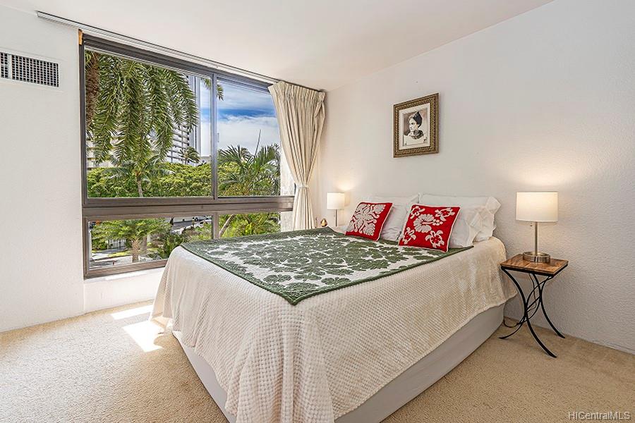 300 Wai Nani Way #I-301, Honolulu, HI 96815