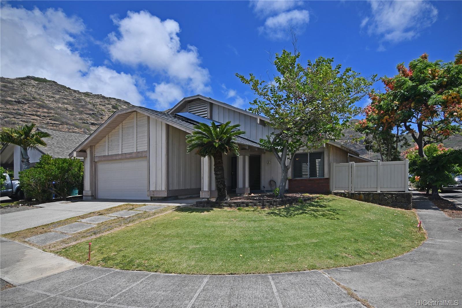 7548 Puumahoe Place Honolulu, HI 96825