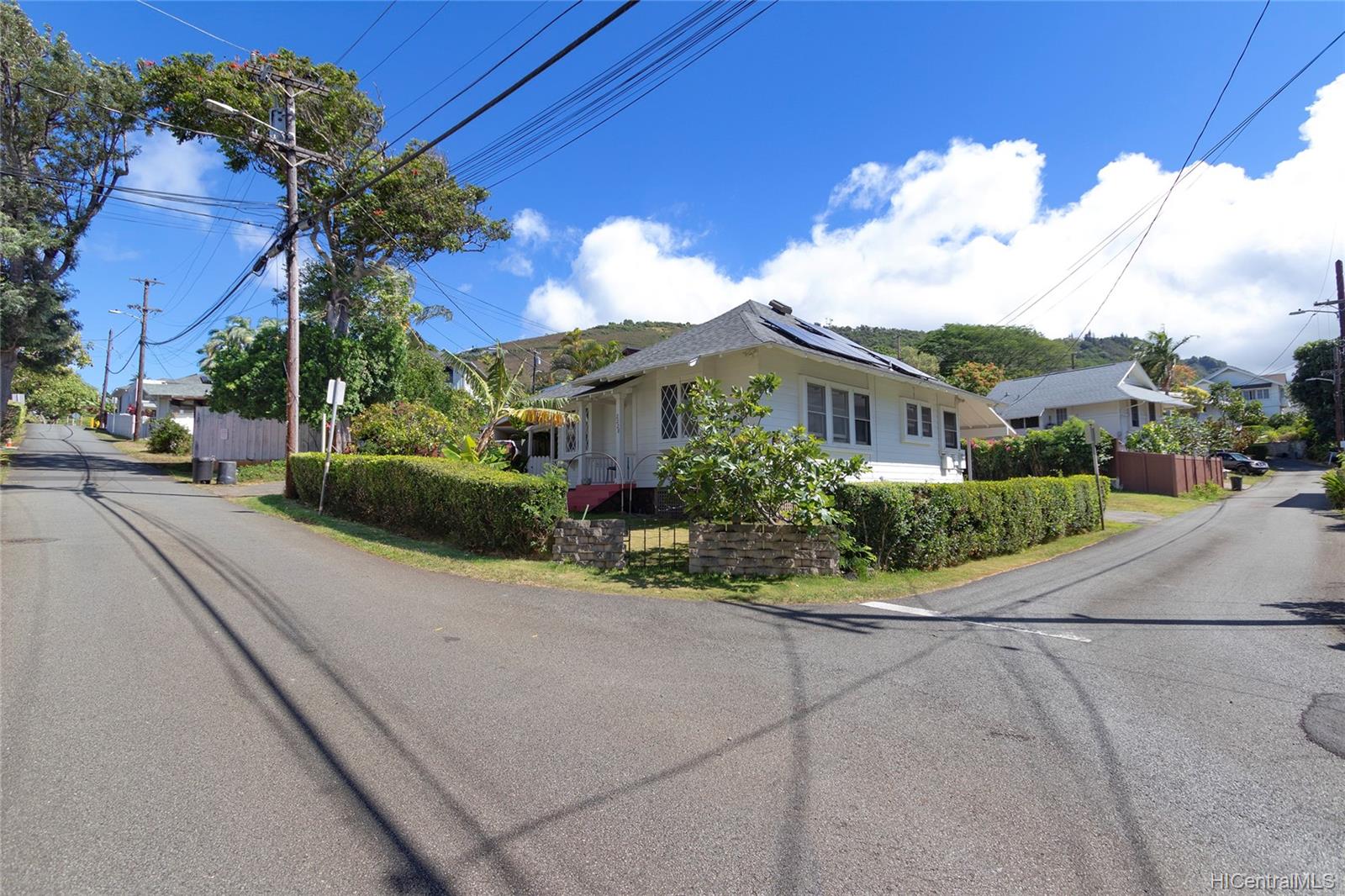 2228 Kaala Way Honolulu, HI 96822