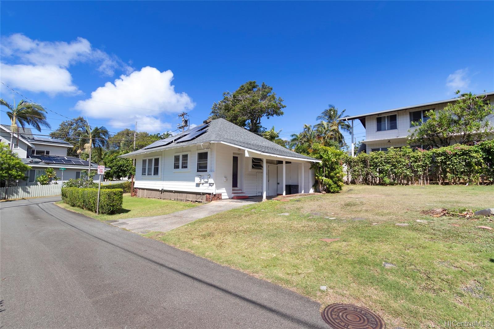 2228 Kaala Way Honolulu, HI 96822