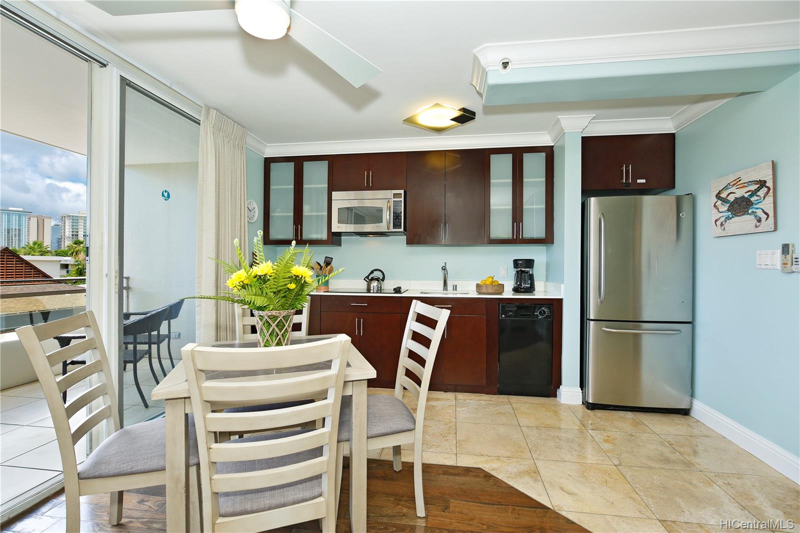 255 Beach Walk #31, Honolulu, HI 96815