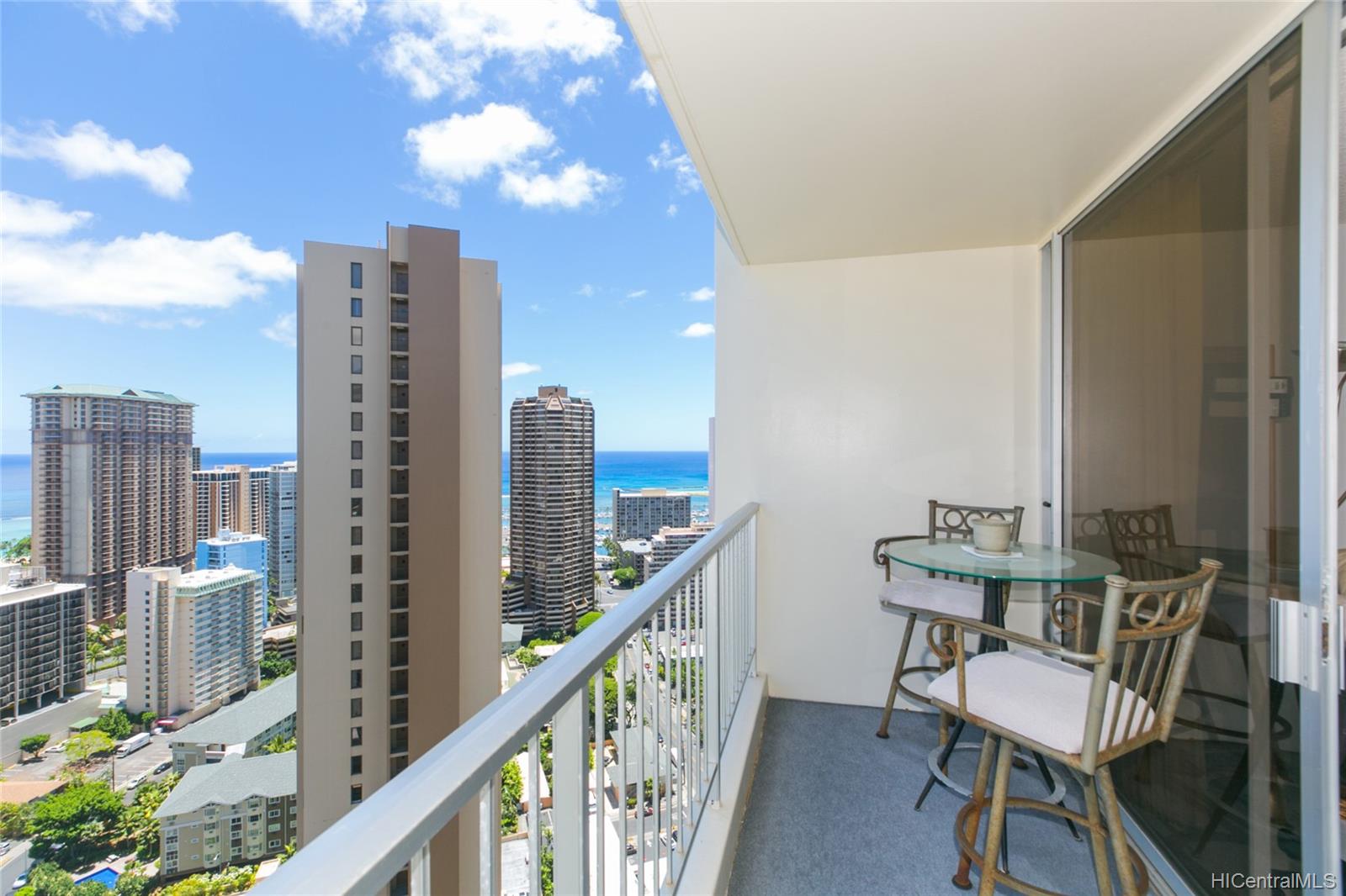 400 Hobron Lane #3305, Honolulu, HI 96815