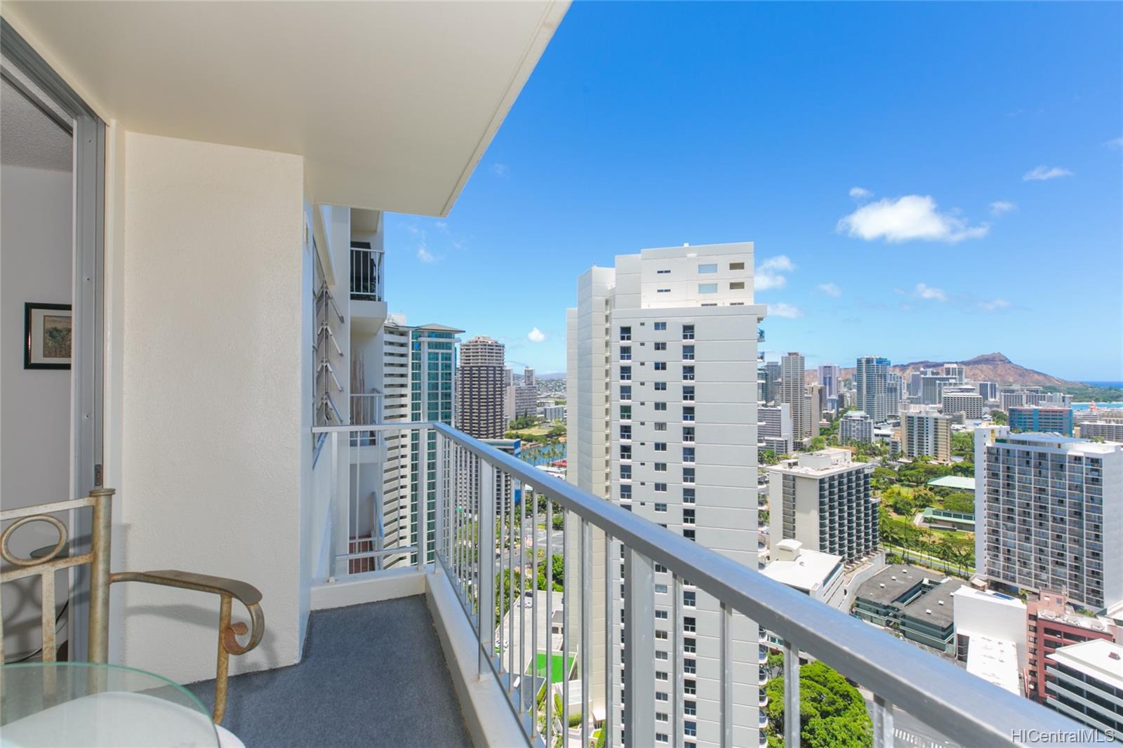 400 Hobron Lane #3305, Honolulu, HI 96815