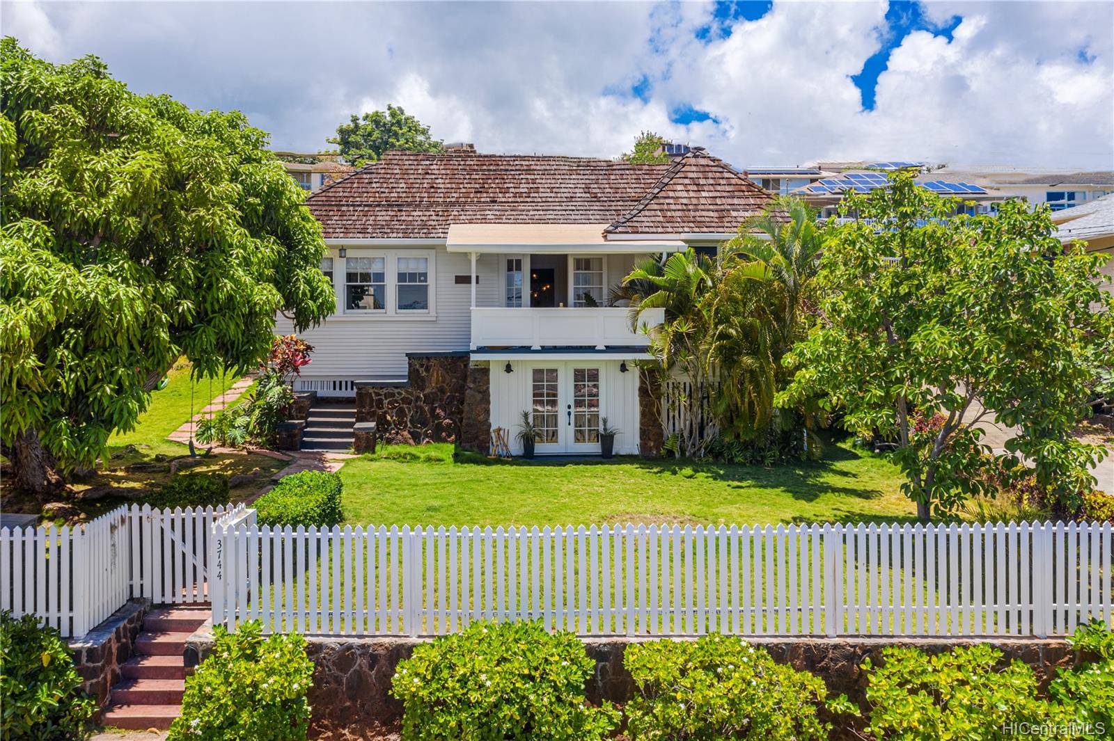 3744 Manini Way Honolulu, HI 96816