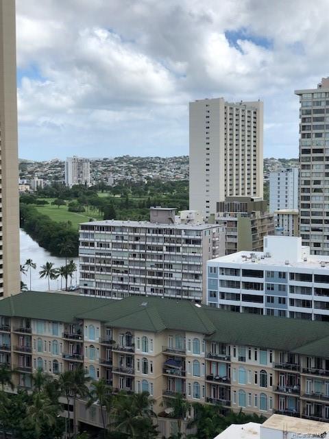 2092 Kuhio Avenue #2204, Honolulu, HI 96815