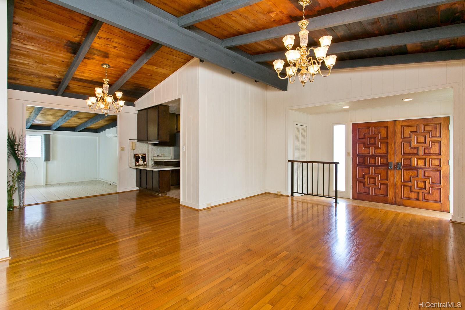 3232 Pinao Street Honolulu, HI 96822