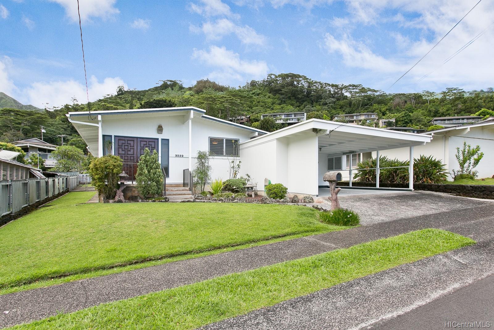 3232 Pinao Street Honolulu, HI 96822