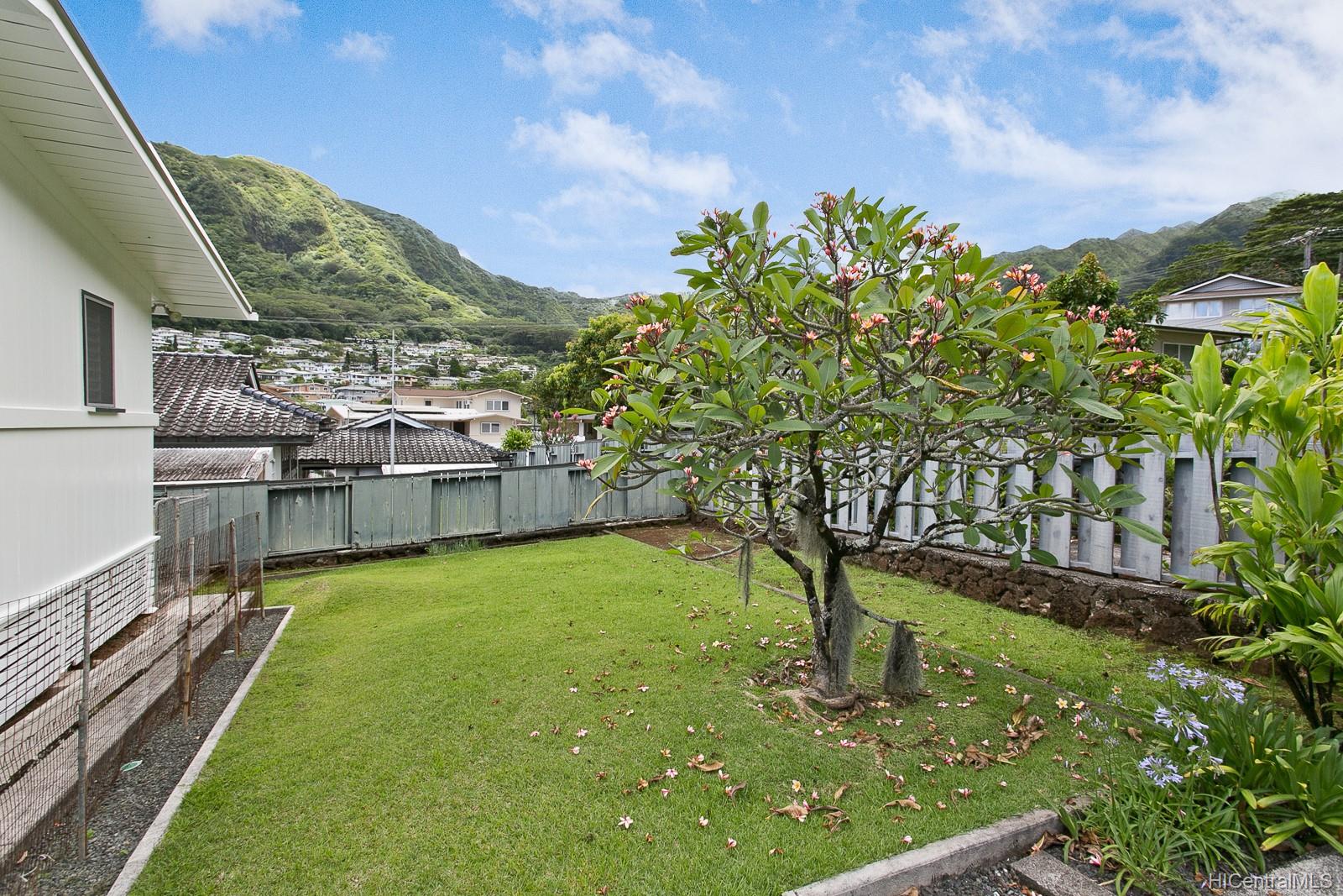 3232 Pinao Street Honolulu, HI 96822