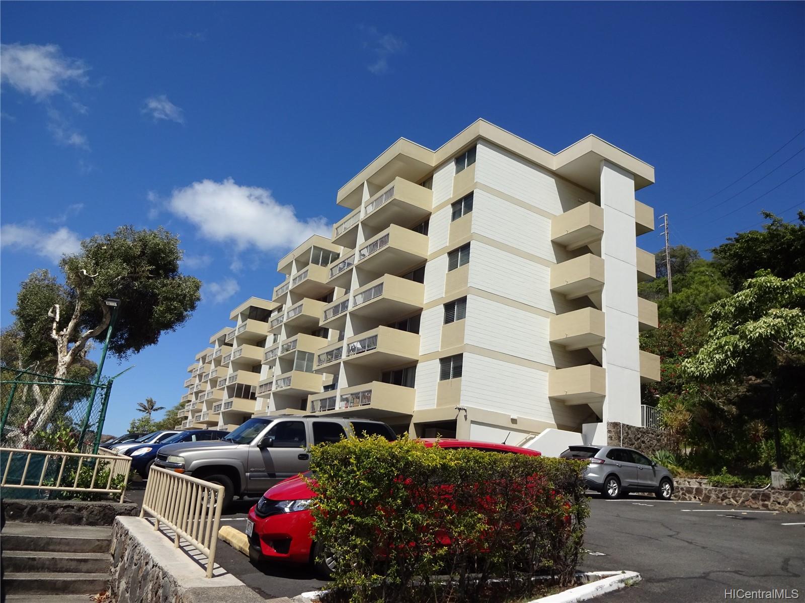 4970 Kilauea Avenue #401, Honolulu, HI 96816