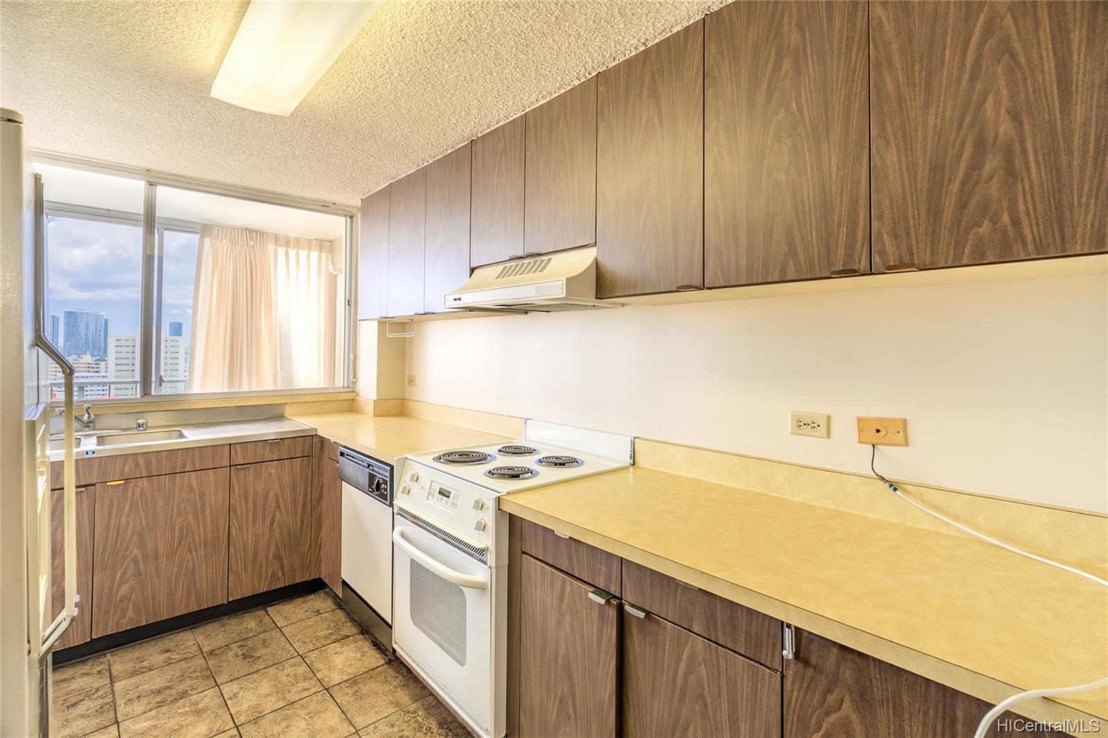 1310 Heulu Street #1001, Honolulu, HI 96822