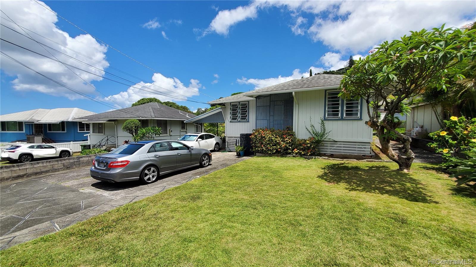 2544 Ahekolo Street Honolulu, HI 96813