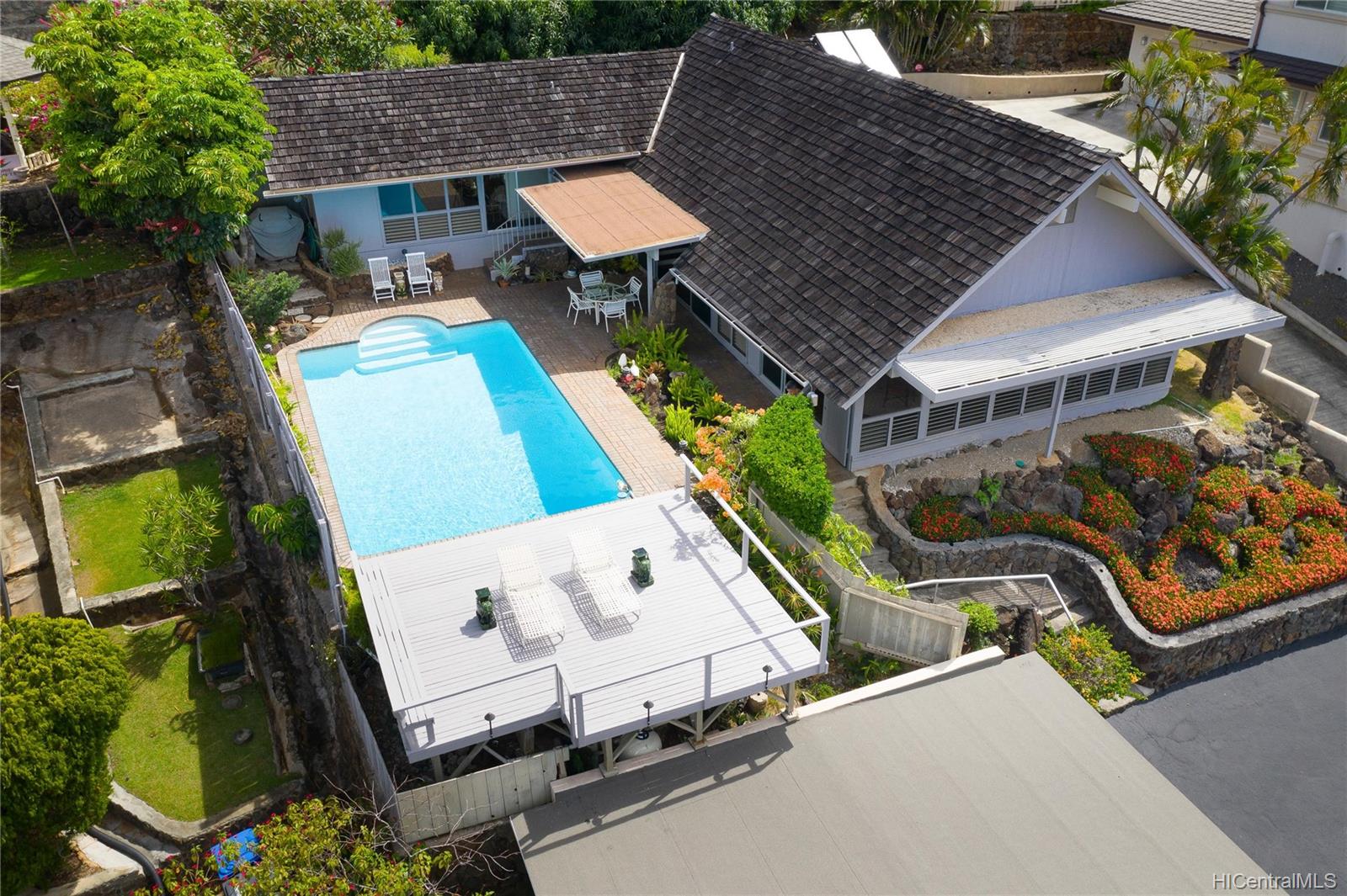 1442 Ehupua Street Honolulu, HI 96821