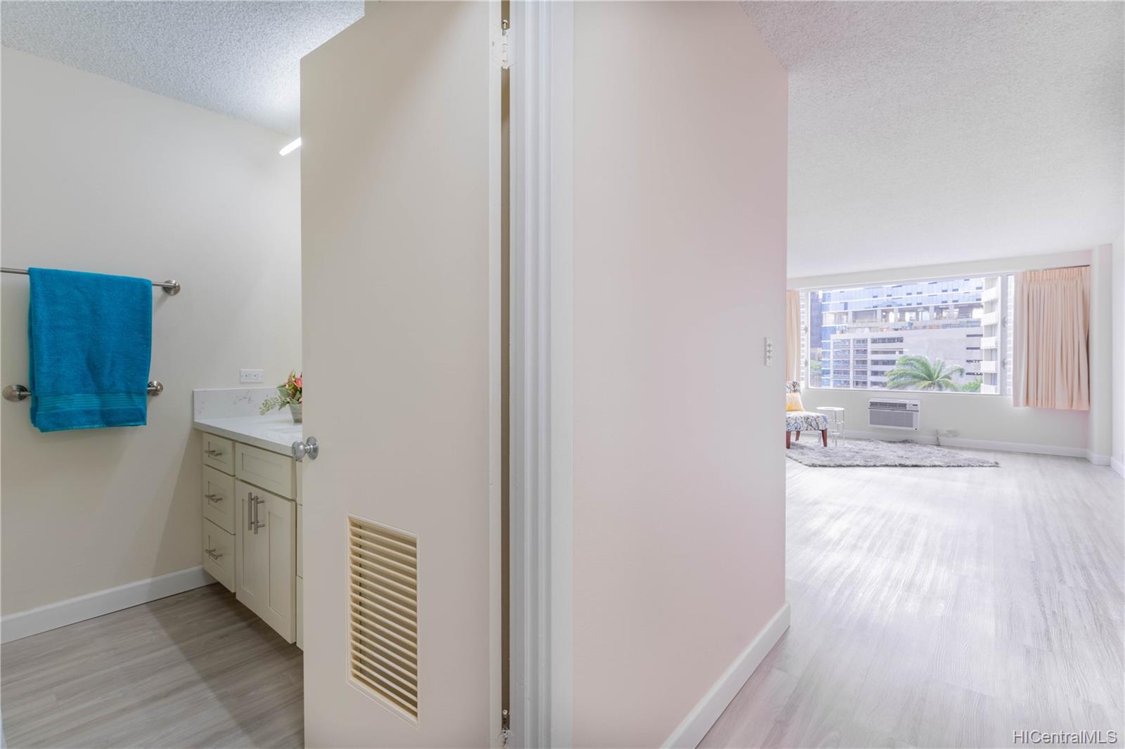 747 Amana Street #503, Honolulu, HI 96814