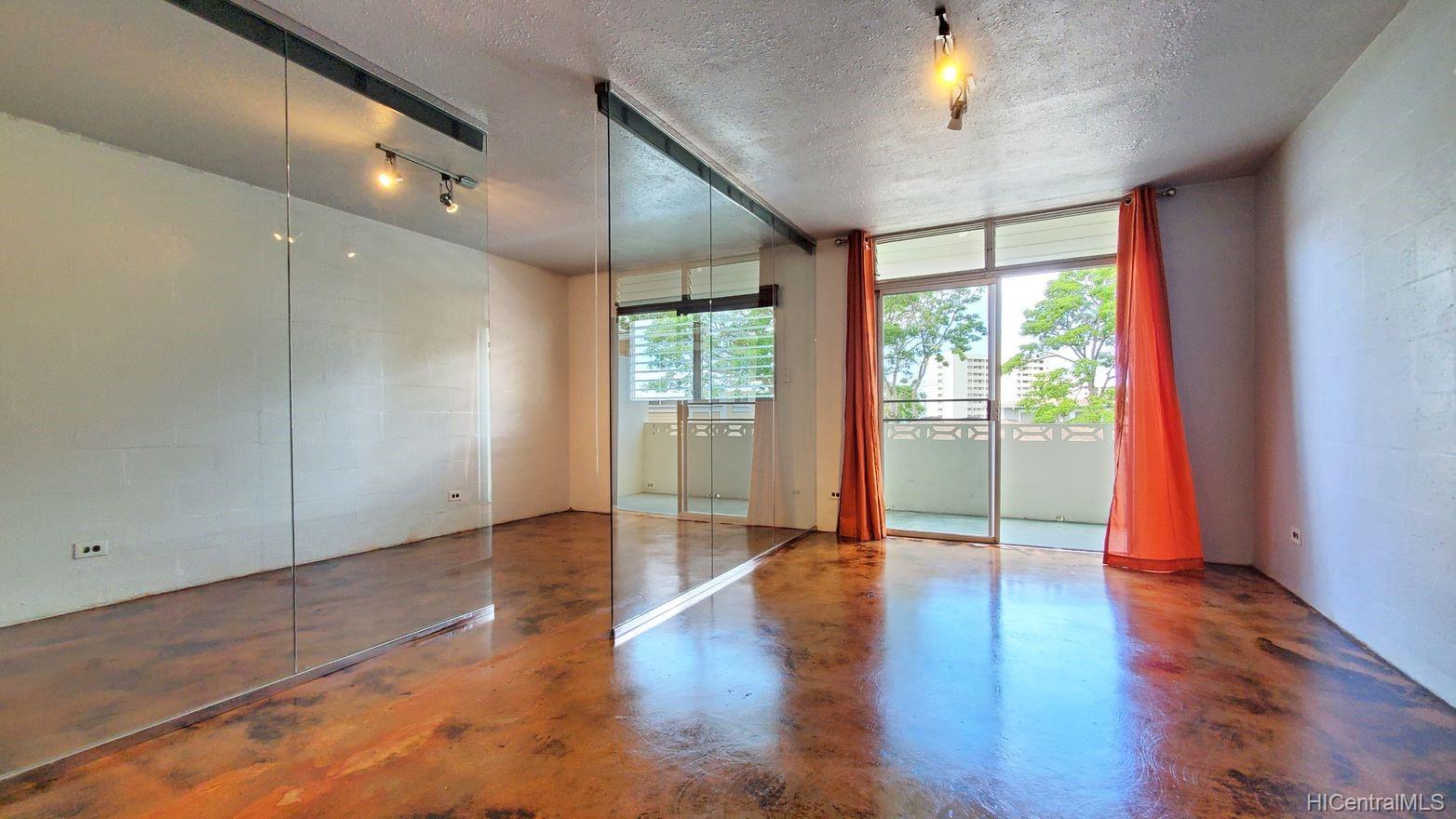 1002A Prospect Street #3, Honolulu, HI 96822