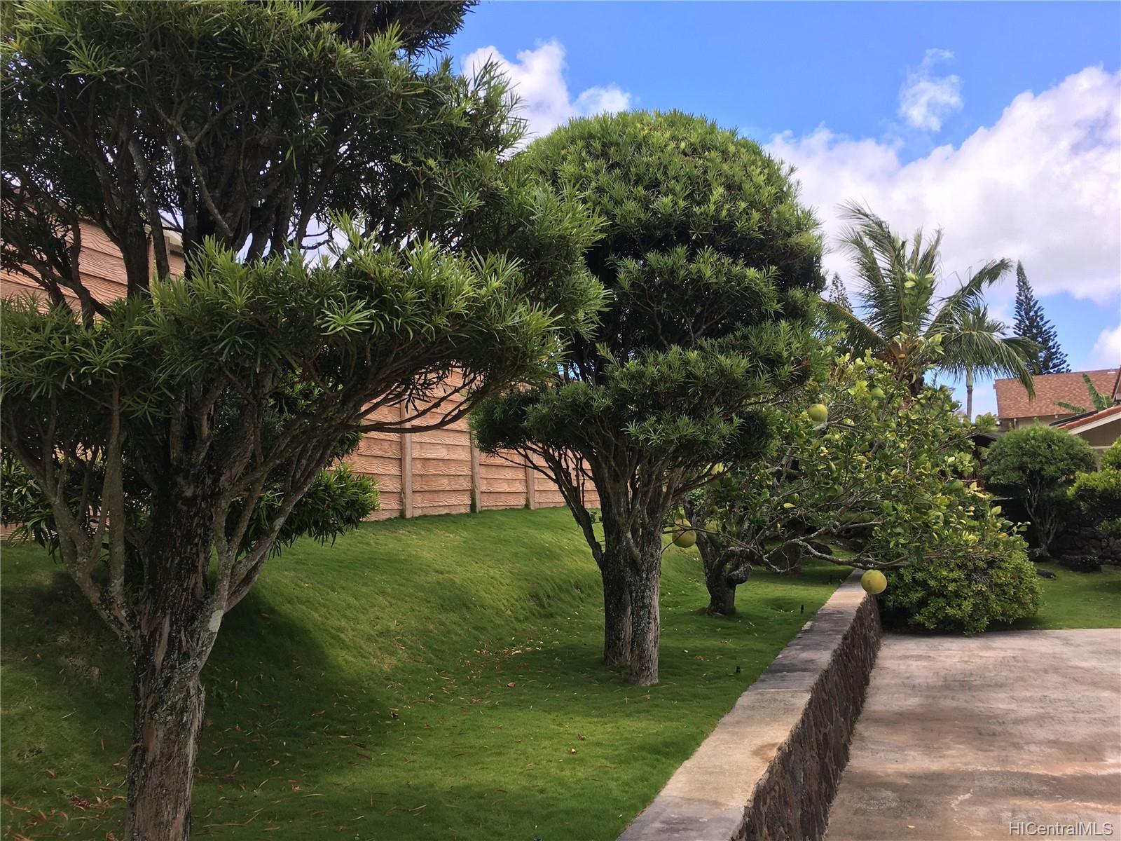 6844 Niumalu Loop Honolulu, HI 96825