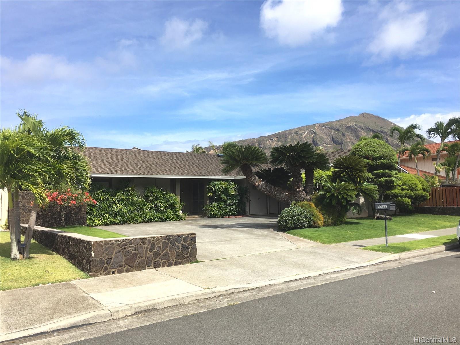 6844 Niumalu Loop Honolulu, HI 96825