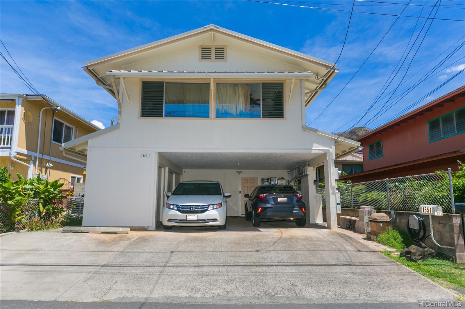 1651 Leilehua Lane Honolulu, HI 96813