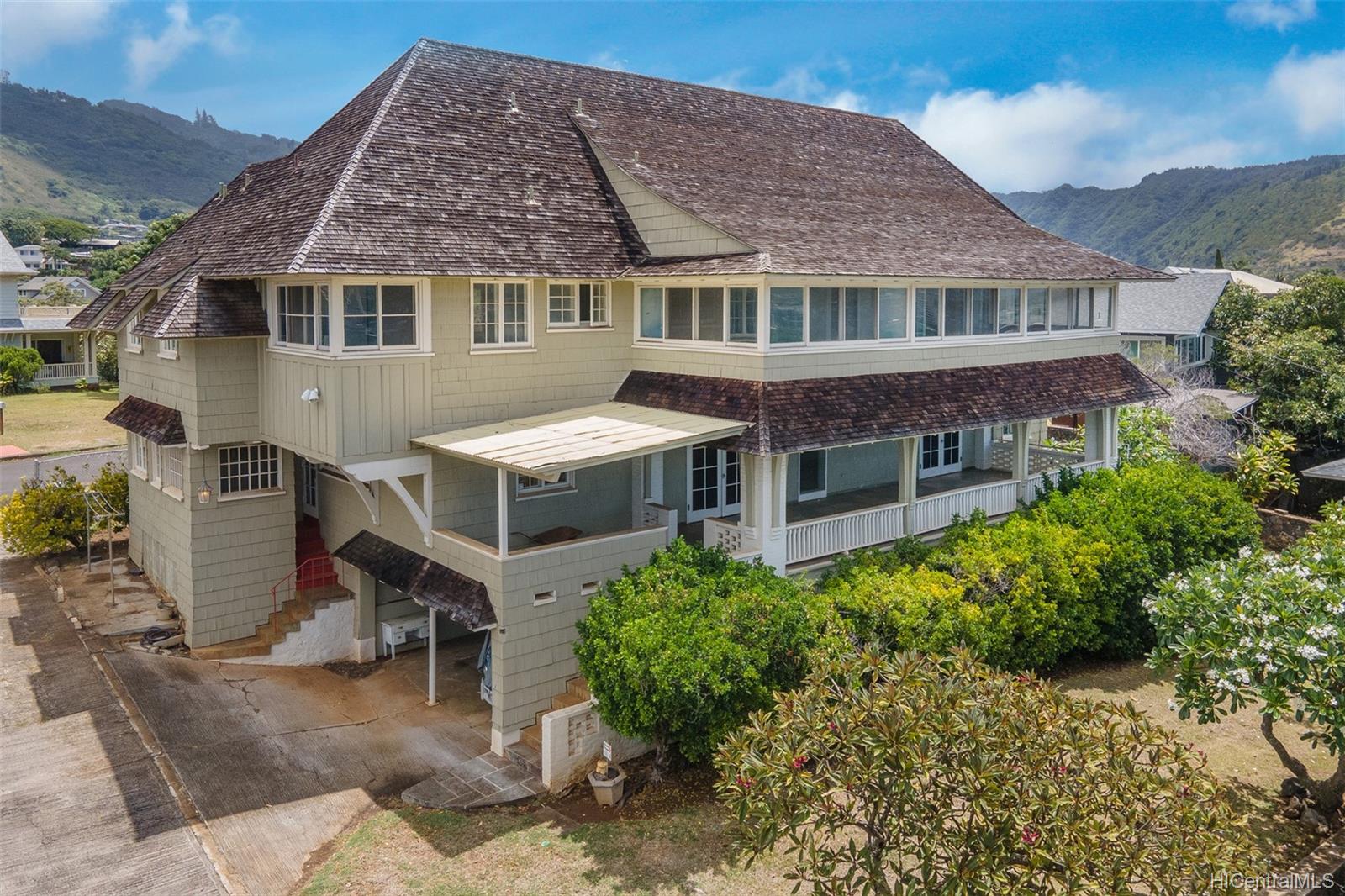 1915 Vancouver Drive Honolulu, HI 96822