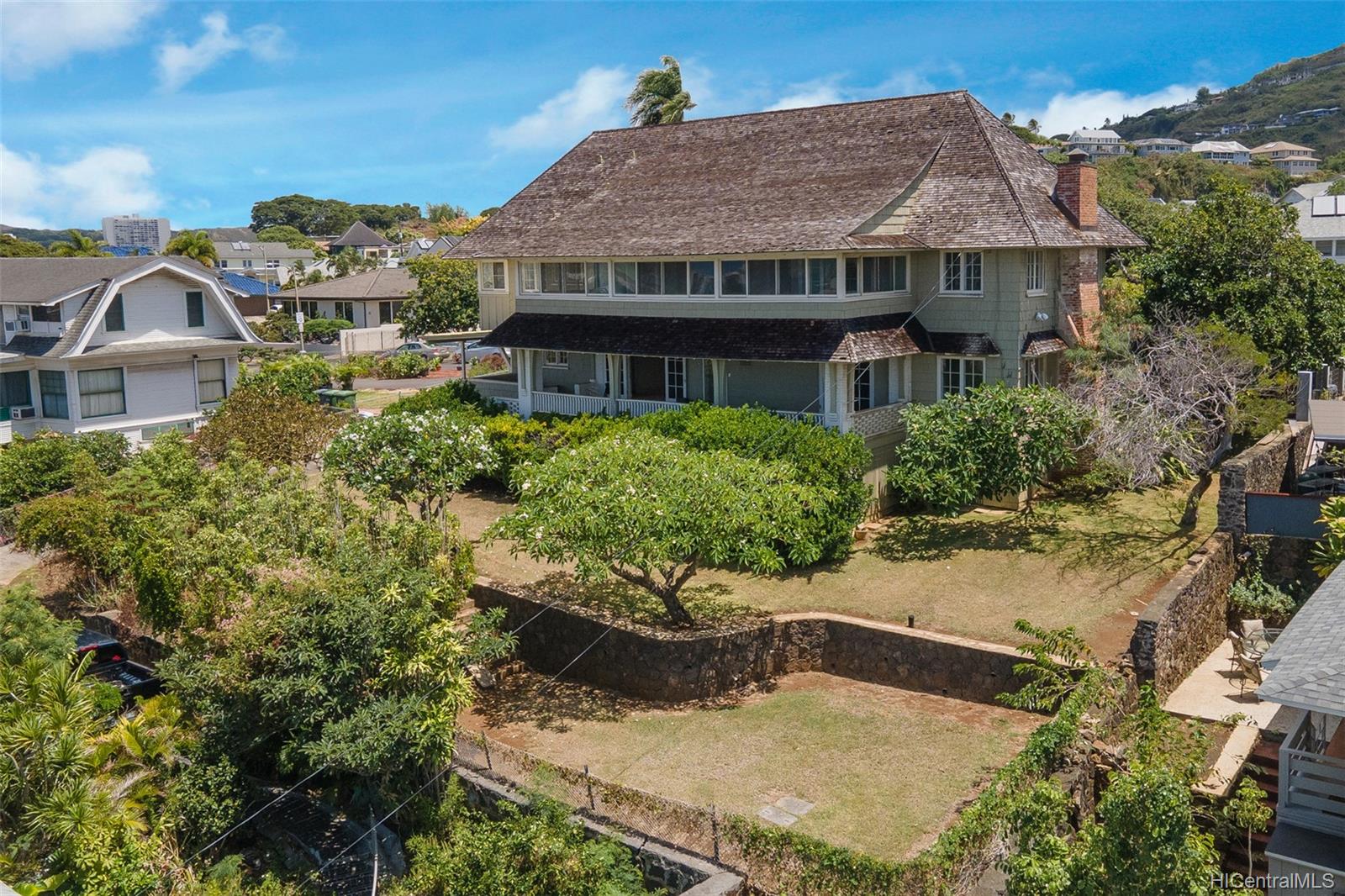 1915 Vancouver Drive Honolulu, HI 96822