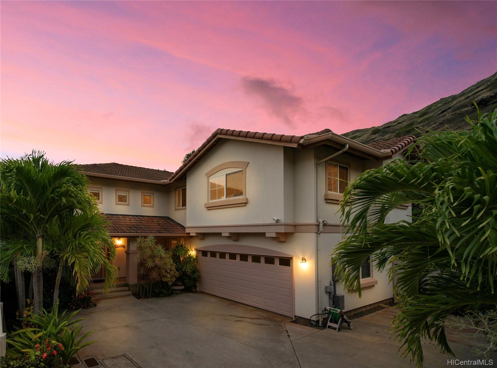 1004 Kaolo Street Honolulu, HI 96825