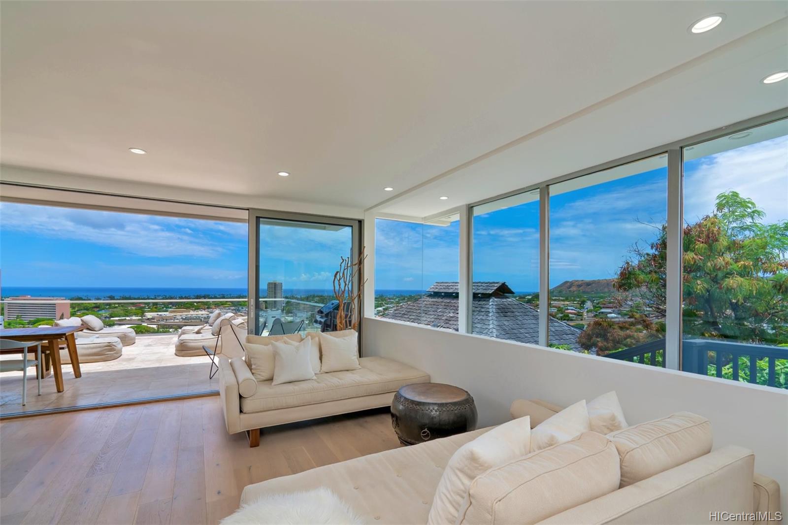 4064 Koko Drive Honolulu, HI 96816
