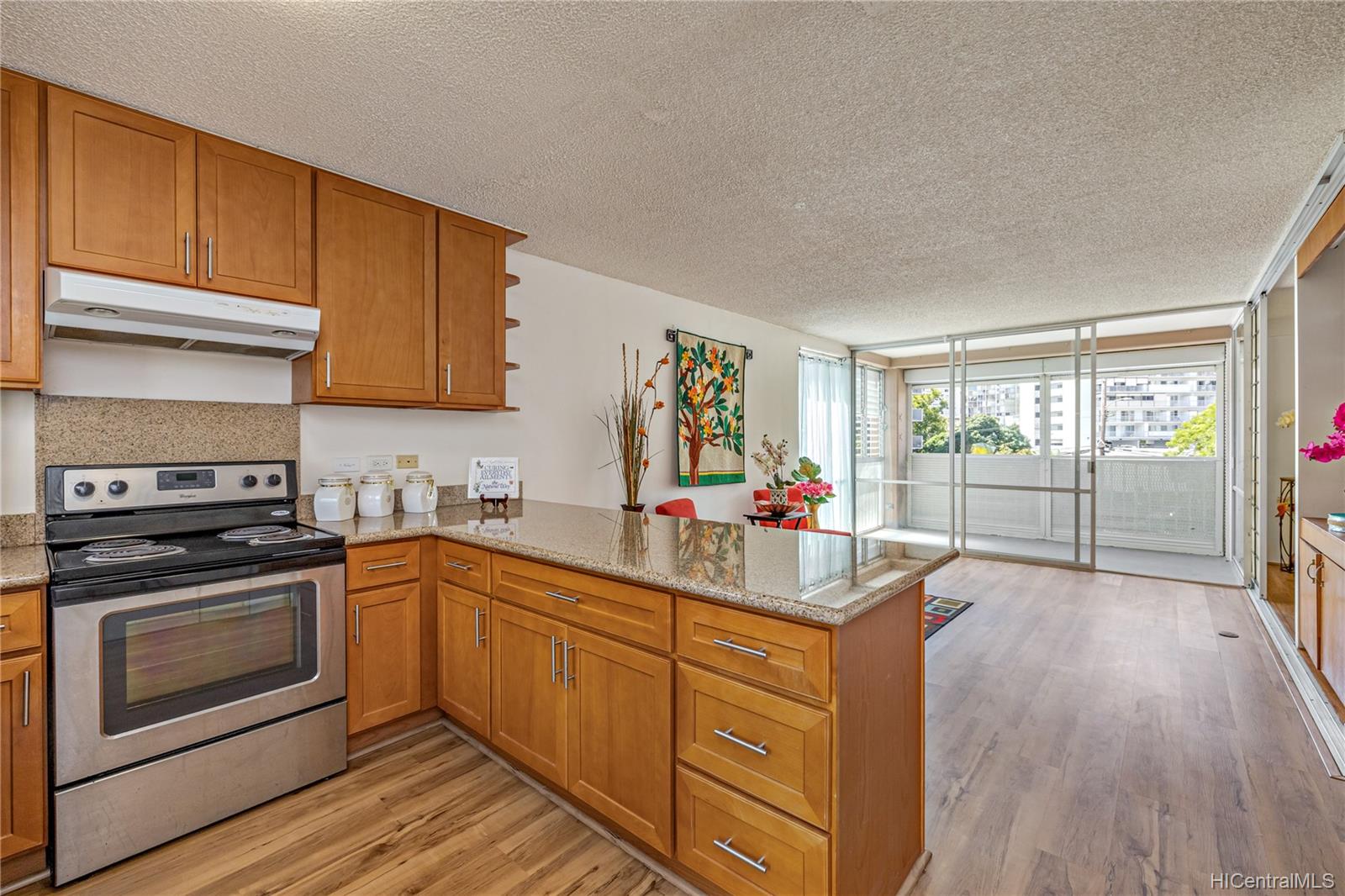 1617 Keeaumoku Street #301, Honolulu, HI 96822