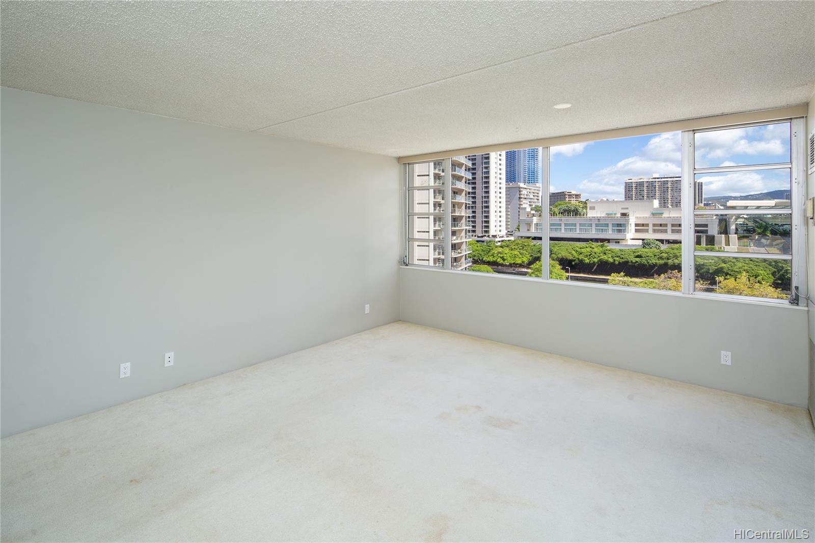 400 Hobron Lane #804, Honolulu, HI 96815