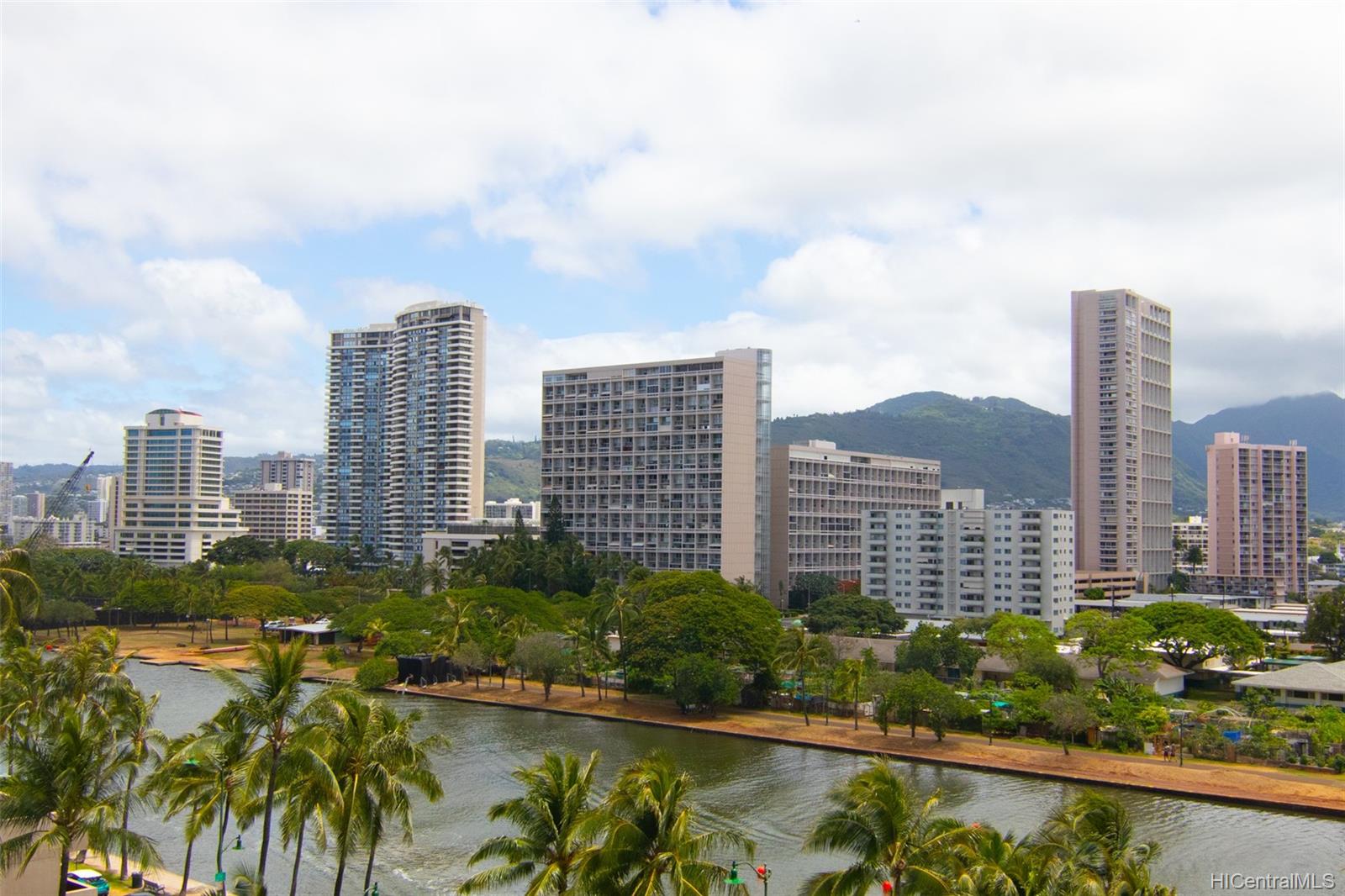 445 Kaiolu Street #811, Honolulu, HI 96815