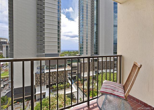 2140 Kuhio Avenue #1103, Honolulu, HI 96815