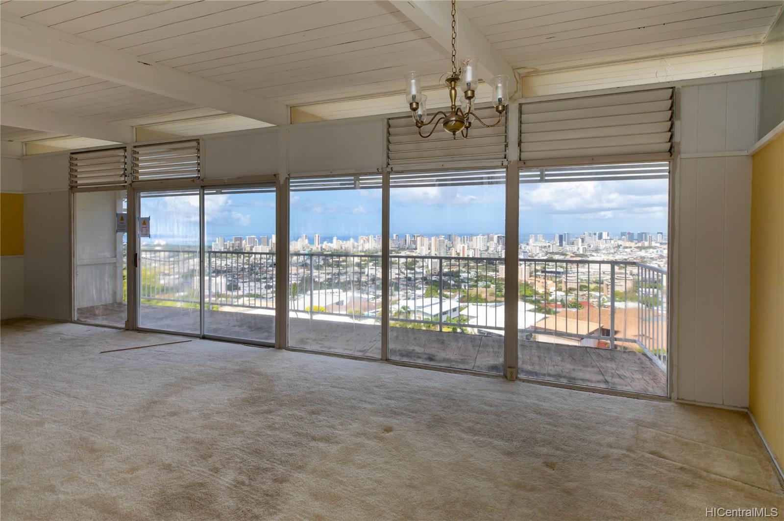 1570 Kanalui Street Honolulu, HI 96816