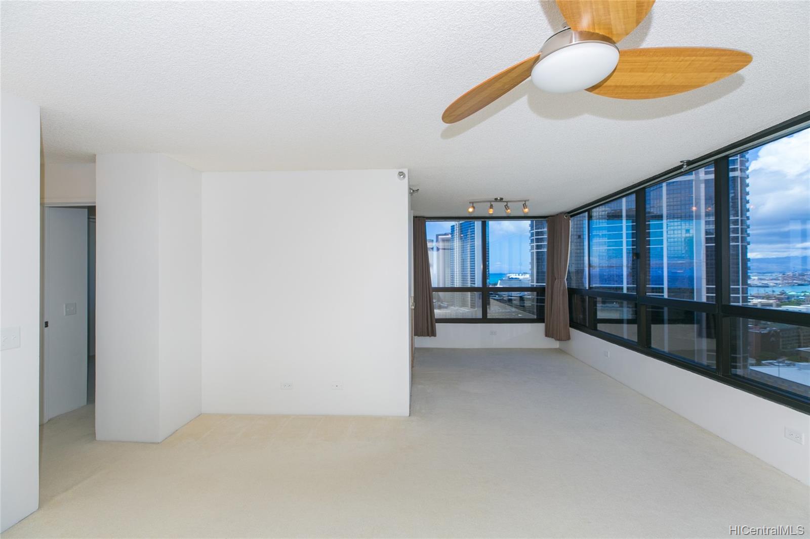 876 Curtis Street #2606, Honolulu, HI 96813