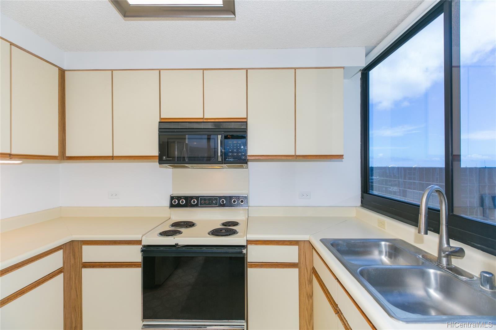 876 Curtis Street #2606, Honolulu, HI 96813