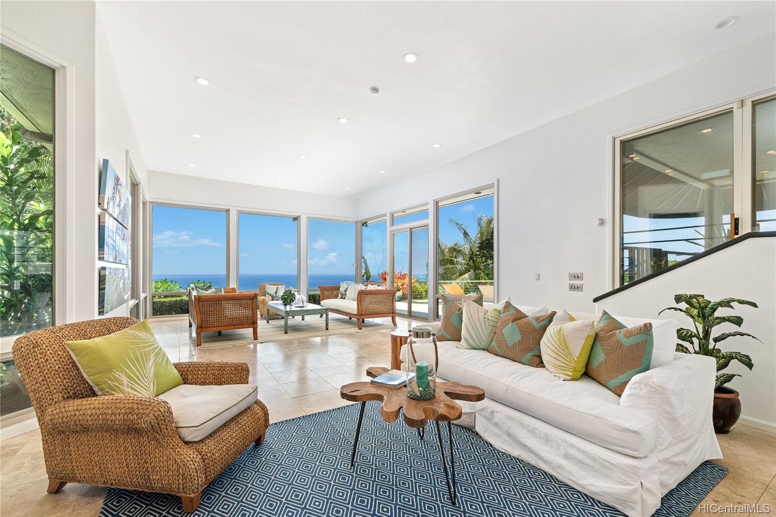 691 Kaulana Place Honolulu, HI 96821